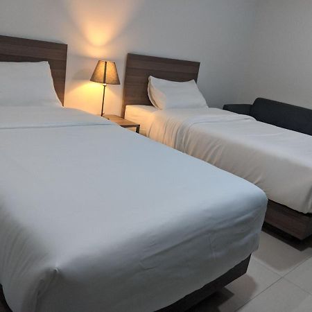 Tassana Place Chonburi Esterno foto