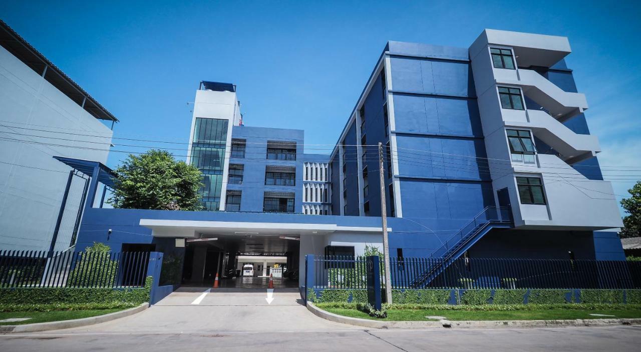 Tassana Place Chonburi Esterno foto